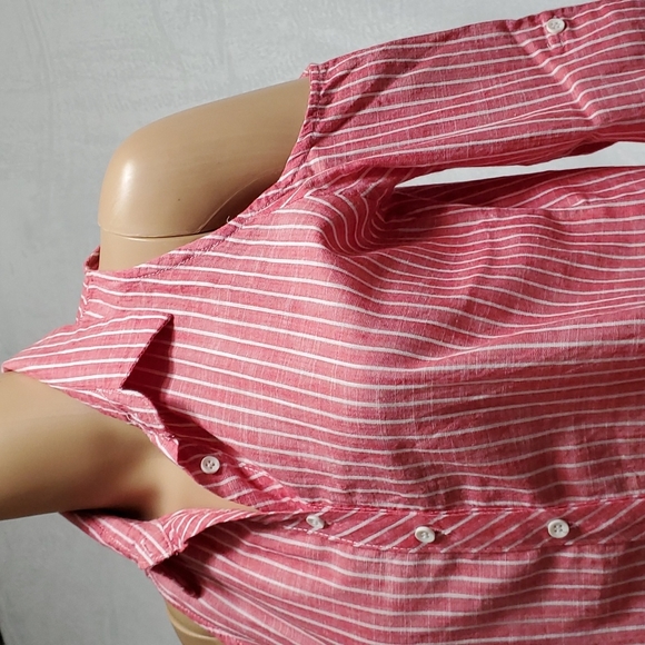 LEVURE Cold Shoulder Button down shirt M/ Red - Picture 2 of 9